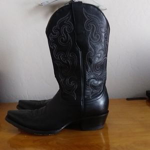 100% Leather Black Old Gringo Boots. So in Style!